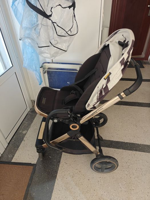 Детска количка Chipolino Elite 3 в 1 цвят черно и бяло