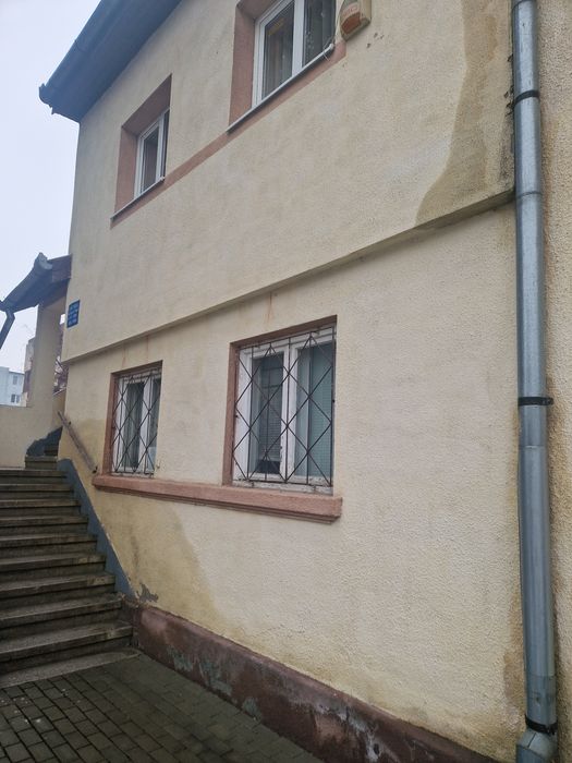 Vând cabinet medical