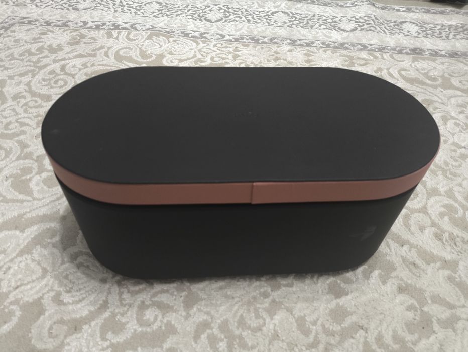 Фен для волос , Дайсон.