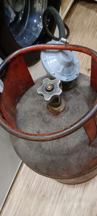 Газовый балон с вентилем