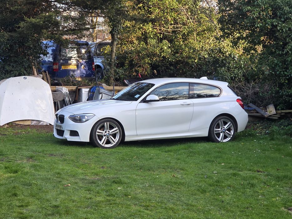 Dezmembrez BMW seria 1/F20/Uși/Capota/Bară/Motor/Jante/Aripi/Interior