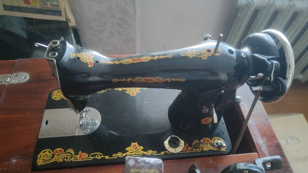 Продам швейную машинку