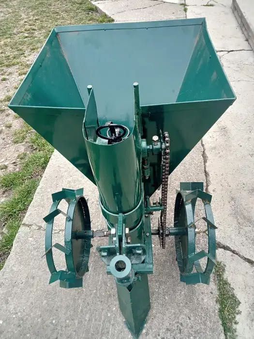 Plantator NOU de cartofi pentru motocultor
