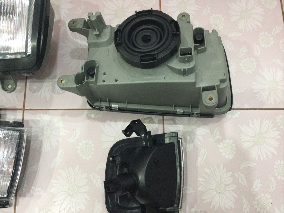 Продам фары на опель фронтера