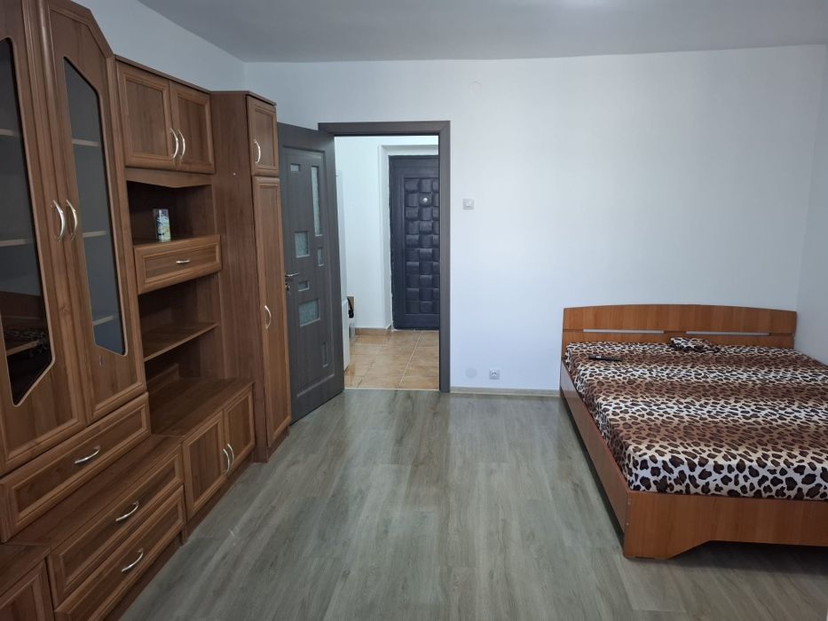 Garsonieră semidecomandată