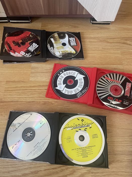 Vand Cd-uri originale …