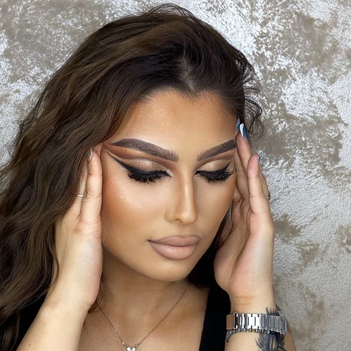 Machiaj profesional, rezistent și elegant – Alexandria 150 lei