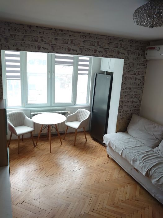 Продава 3-стаен апартамент в жк. Изток от собственик