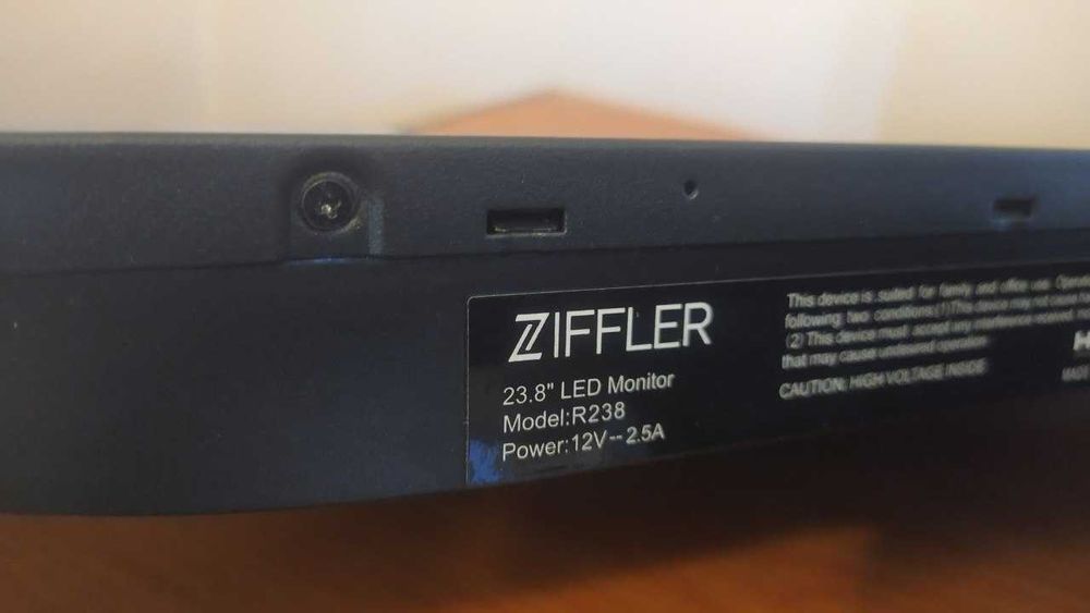 Ziffler R238 с диагональю 23.8 дюйма монитор