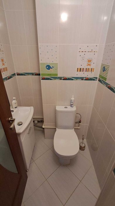 Apartament 3 camere decomandat, 2 băi, 2 balcoane, Micro 17, etaj 2/4
