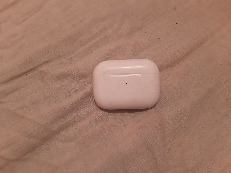 Продам airpods за 1000 тг