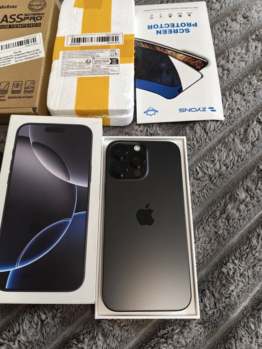 Iphone 16Pro Max 256Gb 88% 5Калъва, И 10 Протектора за Екран