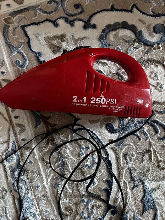 Автомобильный пылесос