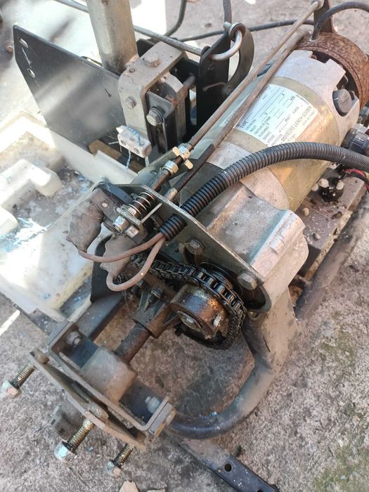 PIESE DEZMEMBRARI scuter carucior carut pers handicap dizabilitati