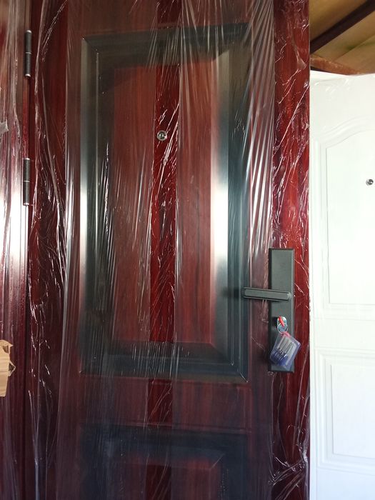 Метални врати .нови  205/90 на склад 140 евро ,възможностза доставка