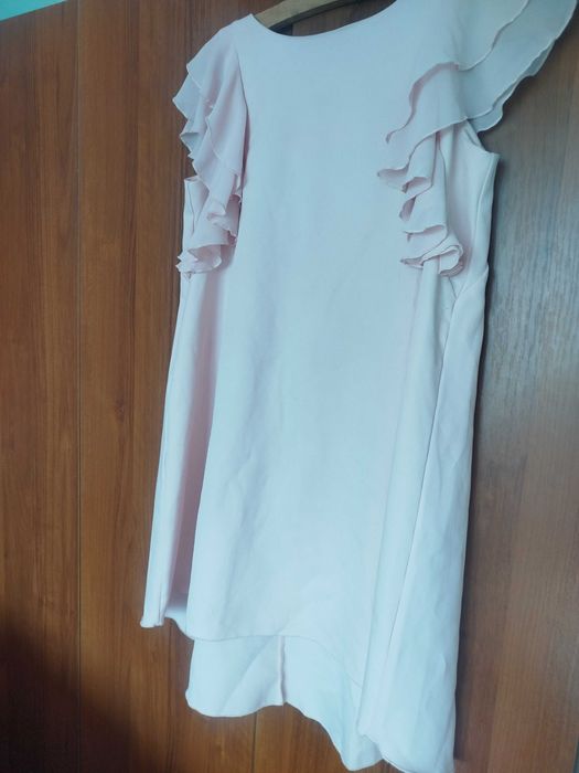 Продавам детски рокли