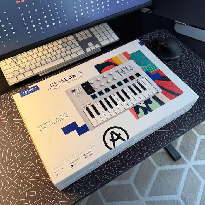 Продается MIDI-клавиатура Arturia Minilab 3