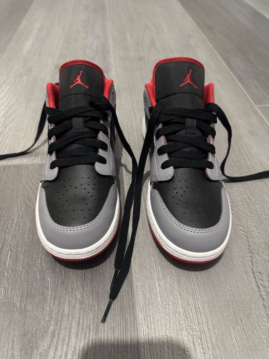 Air Jordan маратонки чисто нови размер 38.5