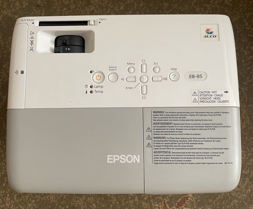 Продаю проектор EPSON EB-85
