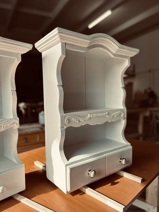 De vânzare!!  Blidar alb model clasic. Este 1 buc.