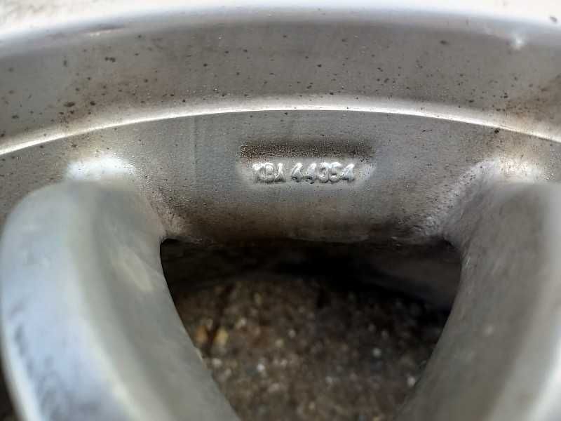 Продам оригинальные легкосплавные диски на BMW 5 E39.