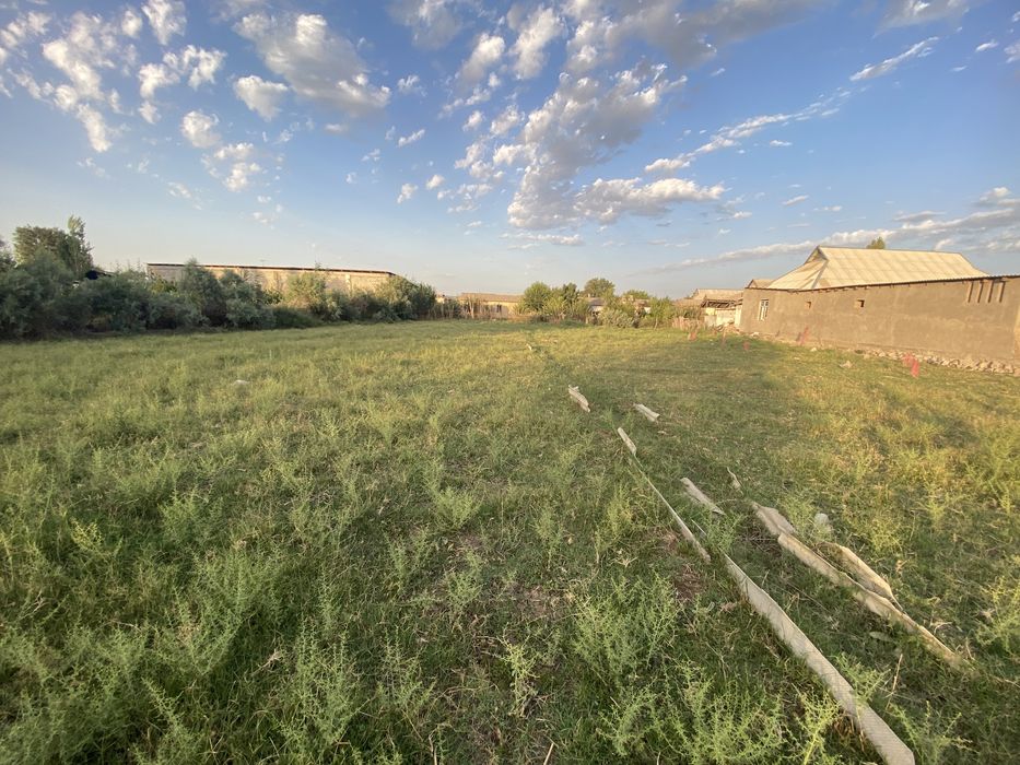 Uchastka Yer sotiladi