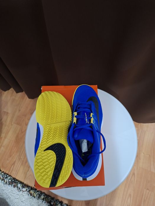 Adidasi de tenis Nike Vapor 3. Talpa de zgura.