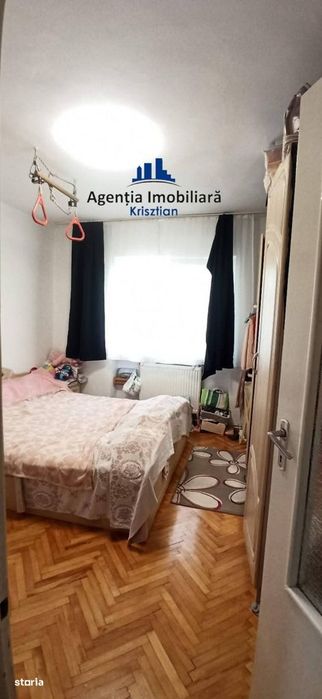 Apartament cu 3 camere de vânzare zona Micro 15