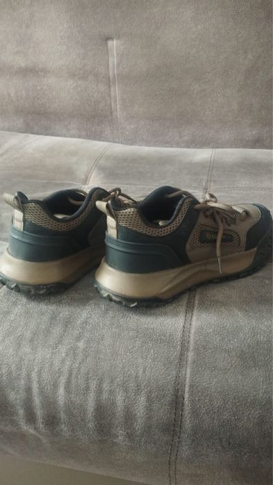 Продам кроссовки