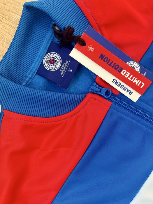 Ново горнище на Rangers F.C.