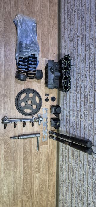 Продам запчасти на мерседес.