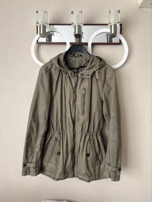 Дамска парка/тънко пролетно яке Sisley