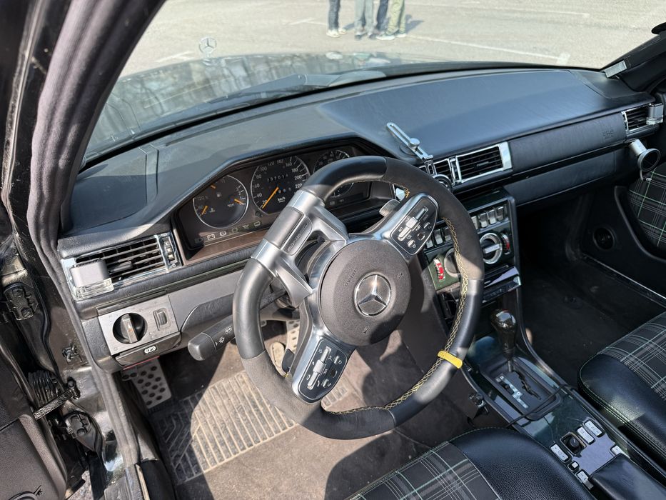 Mercedes Benz E320 W124