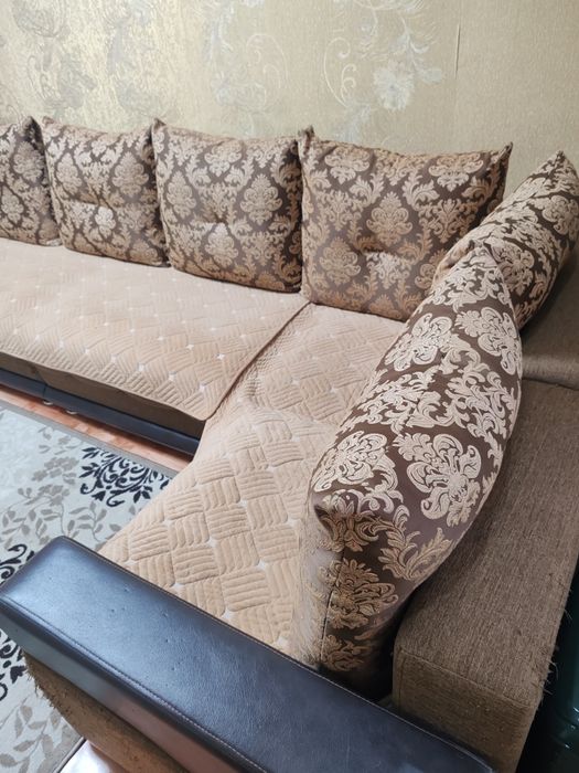 Продаётся диван угловой