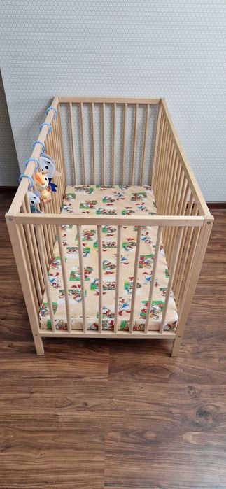 Детская кроватка