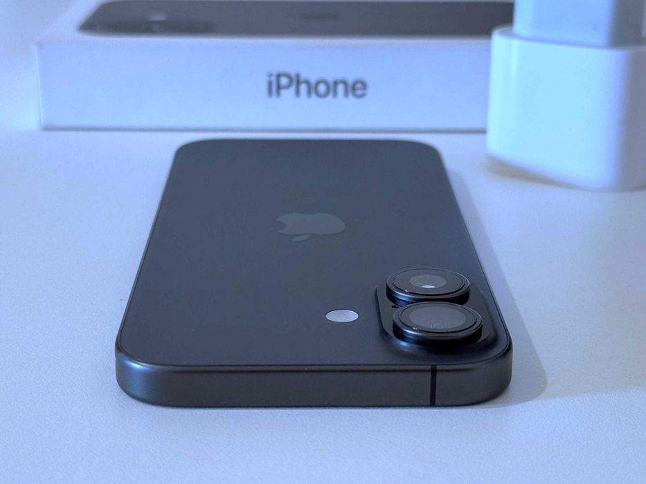 Бартер! 16м.Гаранция! iPhone 17 Black (Черен) + Apple Адаптер. 96% Батерия.