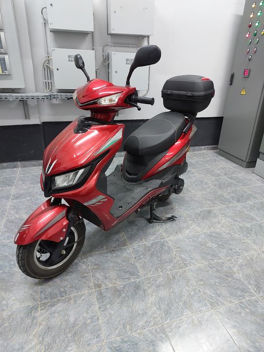 Скутер Wasat сотилади бензин