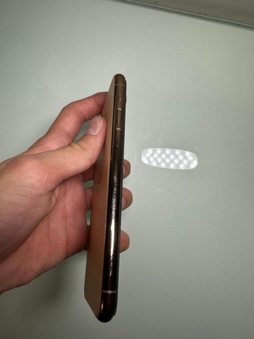 Телефон Iphone 11 pro