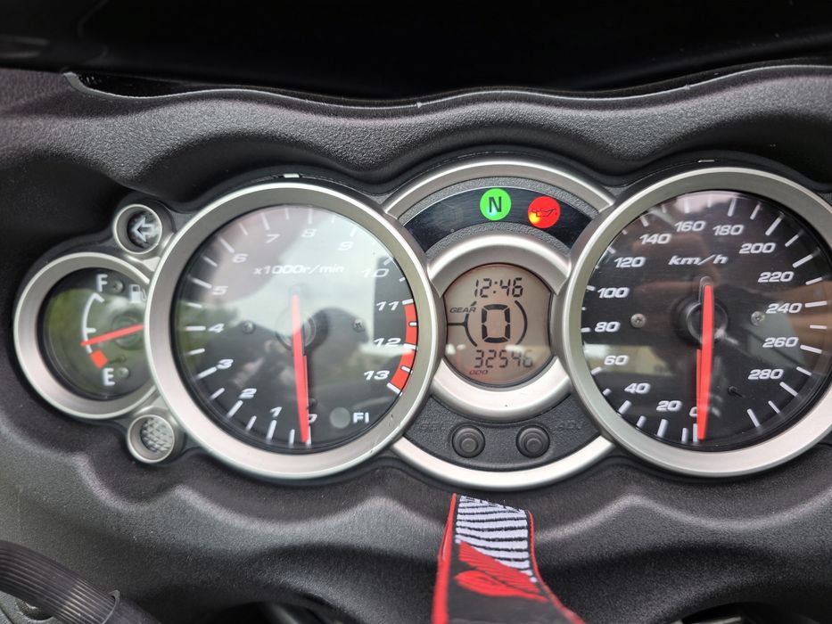 Suzuki Hayabusa GSX1300R din 2008 32.500 km și accesorii de 1000 € la doar 7500 €