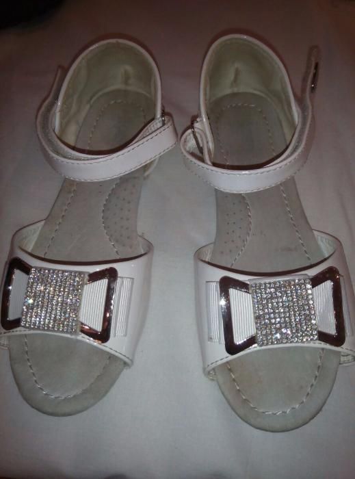 Сандали - №24 и №32 , + Подарък!