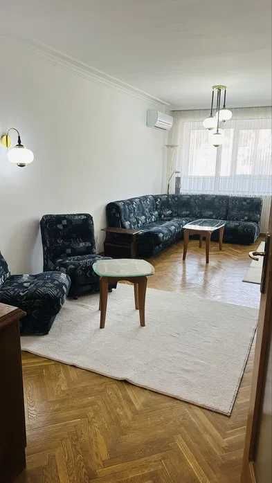 Тристаен в ЦЕНТЪРА с гараж!