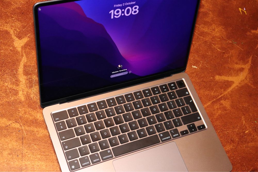 Apple MacBook 13 inch