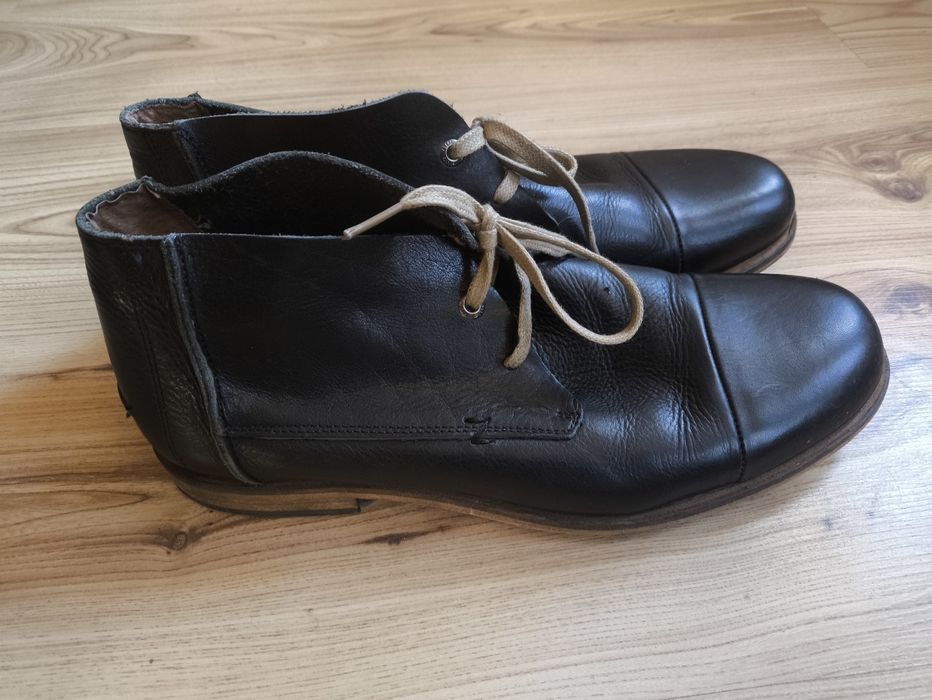 Два чифта обувки