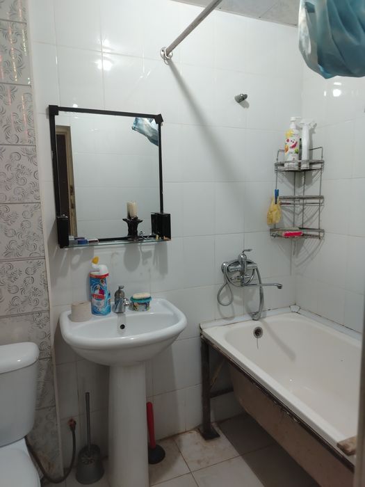 Продаётся 2х комнатная своя  квартира