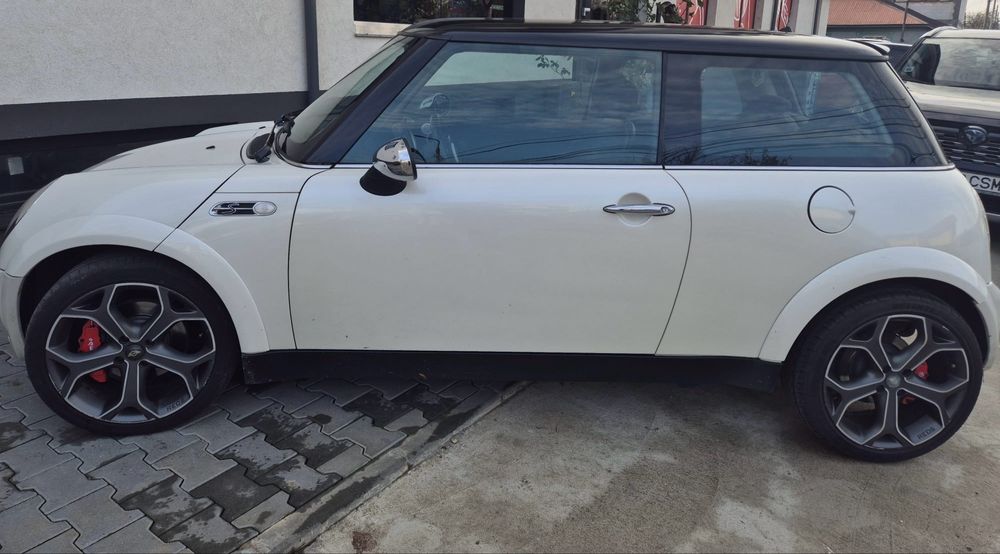 Urgent! Vand Mini One R50 / 1.6 benzina / 90 CP / an 2002/ pret negociabil