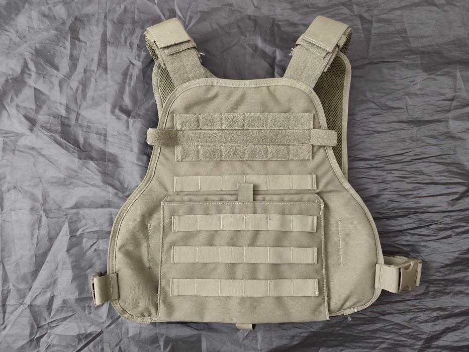 AIRSOFT ЕЪРСОФТ ЕКИПИРОВКА (Plate Carrier, джобове и аксесоари)