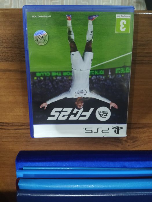 Продам Fifa 25 на PS5