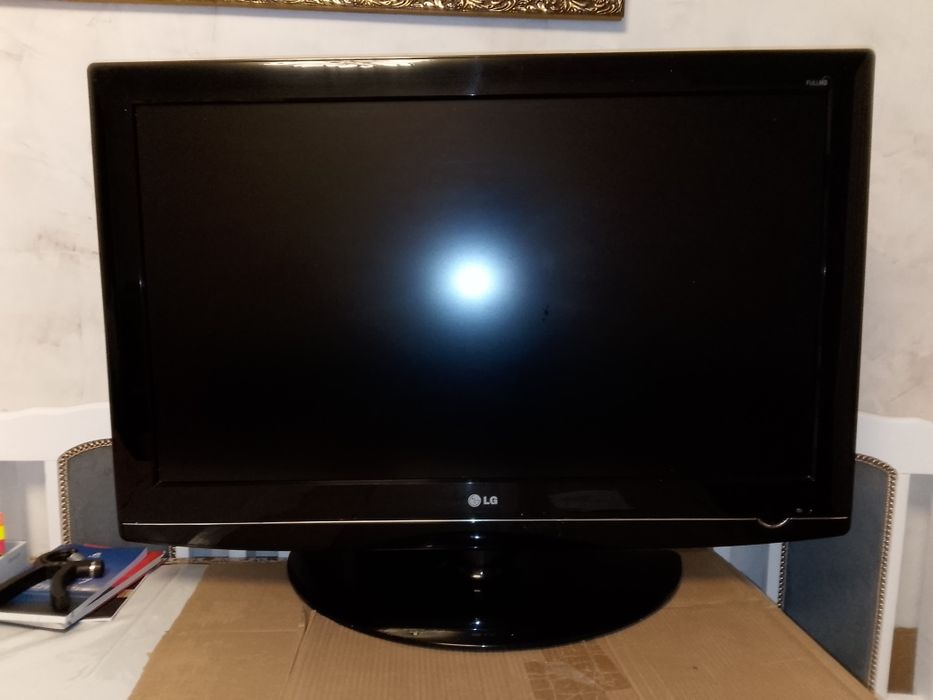 Продаётся телевизор lg бушный диаметр 110см