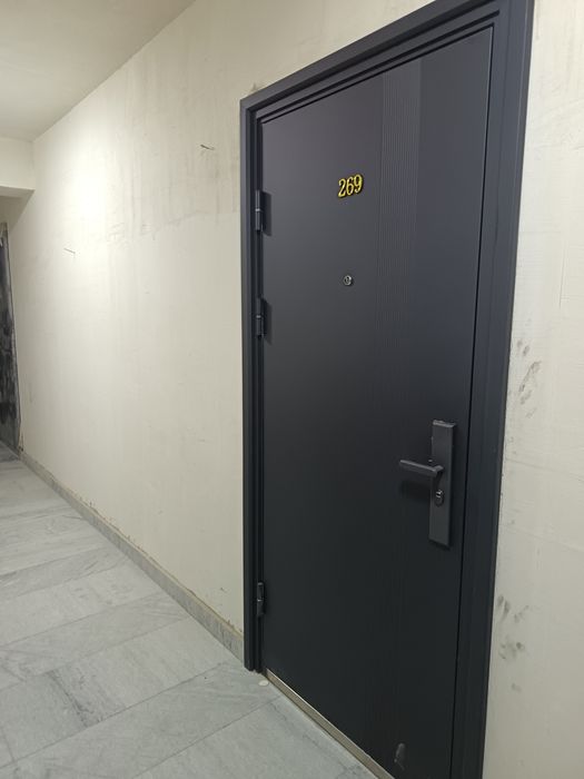 1 хонали Студия квартира сотилади. Хали хеч ким яшамаган Срочно