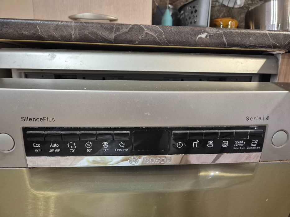 съдомиялна машина BOSCH SPS4EMI28 с автоматично отваряне на вратата